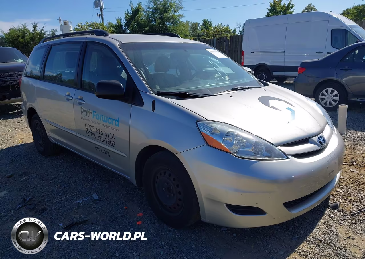 2010 Toyota Sienna Ce – zdjęcie 1 z 11