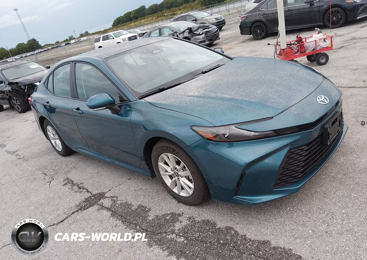 2025 Toyota Camry Le – zdjęcie 1 z 21