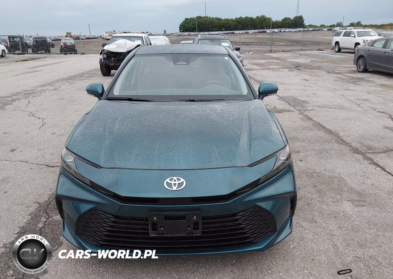 2025 Toyota Camry Le VIN:4T1DAACKXSU167863 - 12