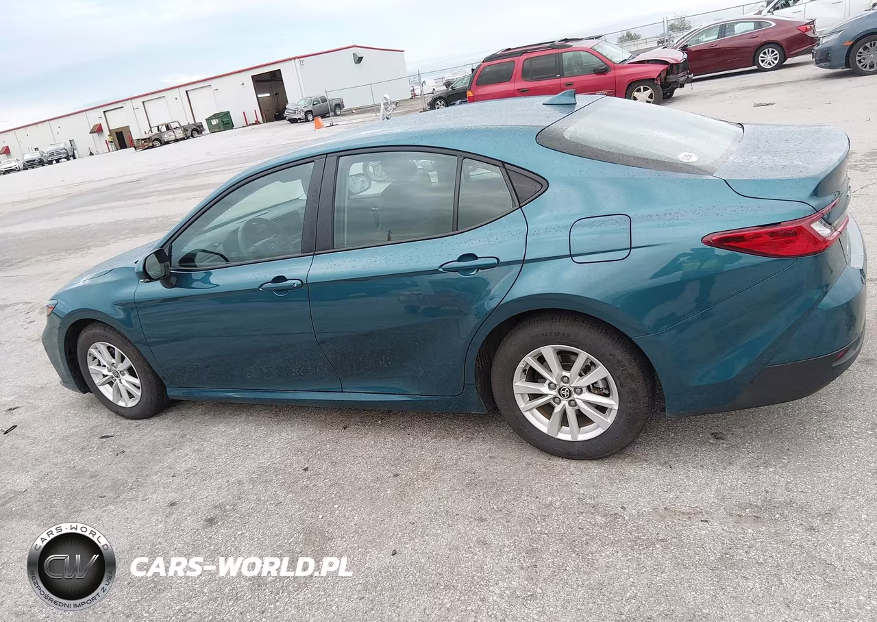 2025 Toyota Camry Le VIN:4T1DAACKXSU167863 - 14