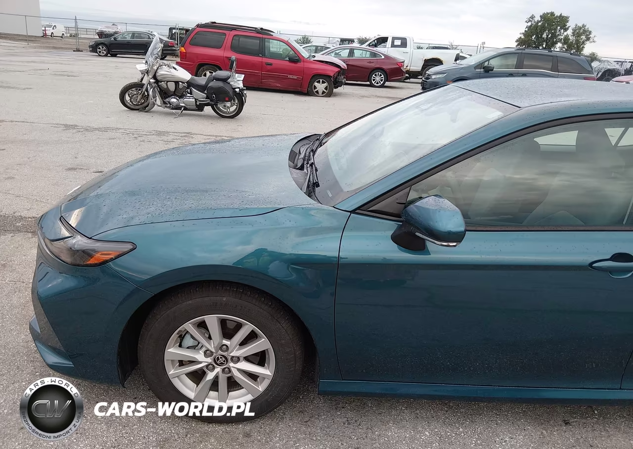 2025 Toyota Camry Le VIN:4T1DAACKXSU167863 - 17