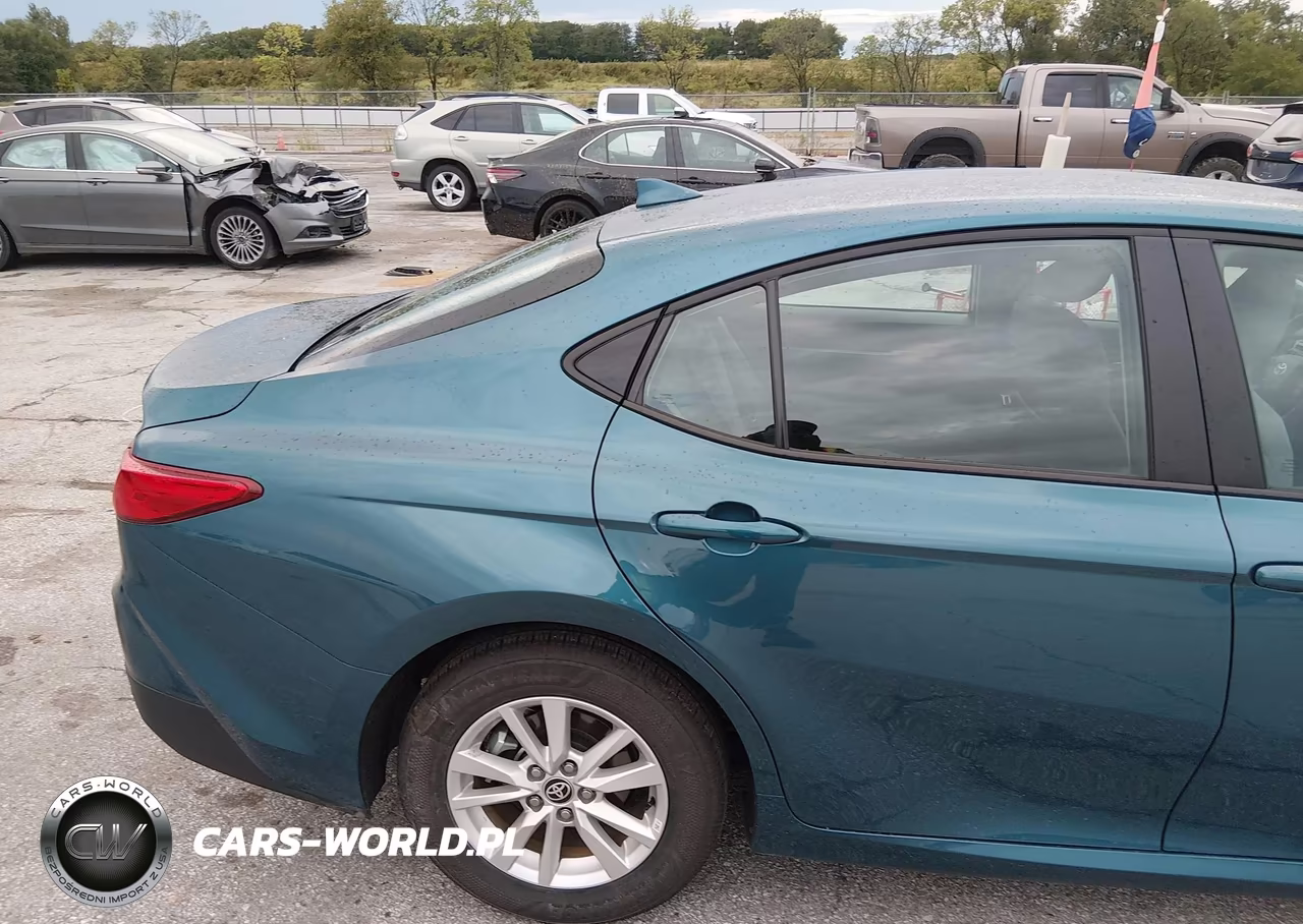 2025 Toyota Camry Le VIN:4T1DAACKXSU167863 - 20