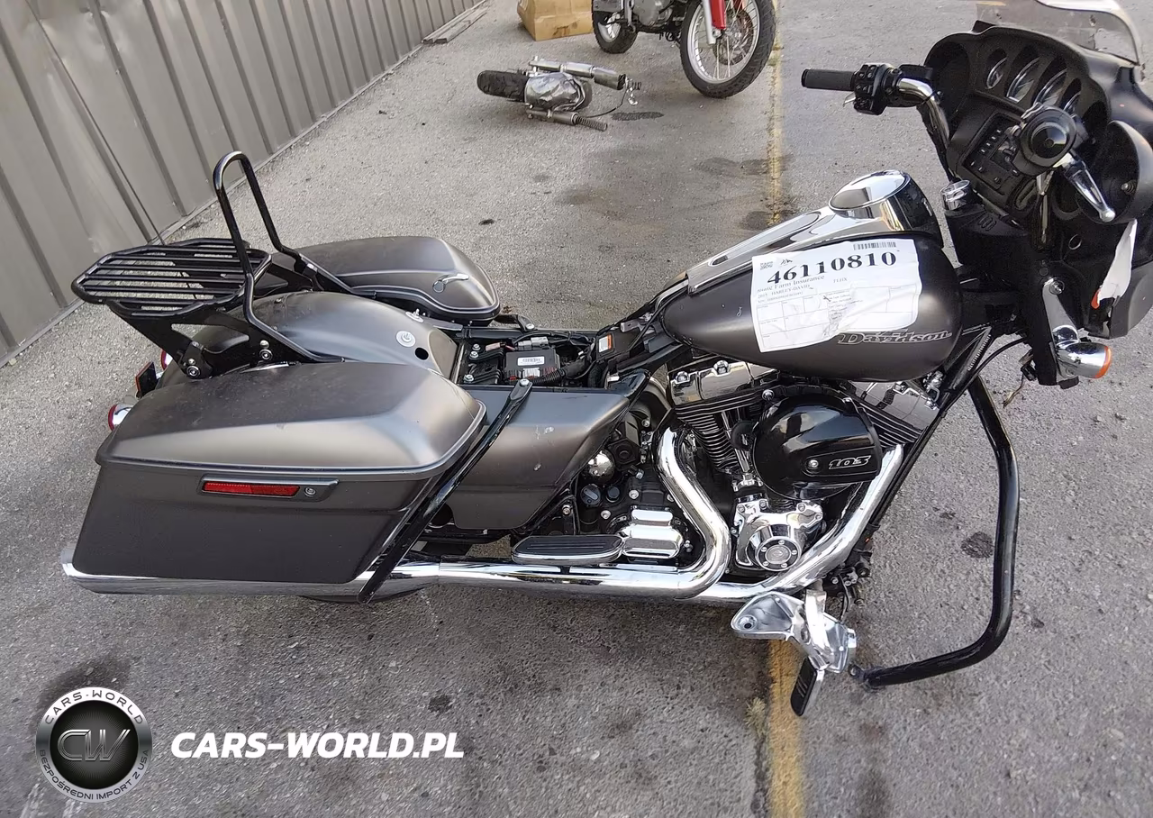 2015 Harley-Davidson Flhx Street Glide VIN:1HD1KBM16FB616892 - 12