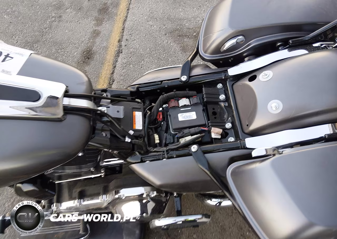 2015 Harley-Davidson Flhx Street Glide VIN:1HD1KBM16FB616892 - 14