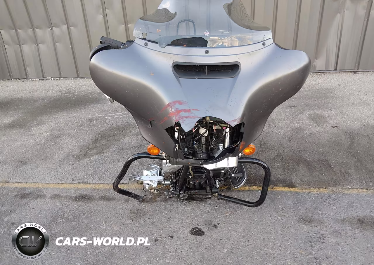 2015 Harley-Davidson Flhx Street Glide VIN:1HD1KBM16FB616892 - 5