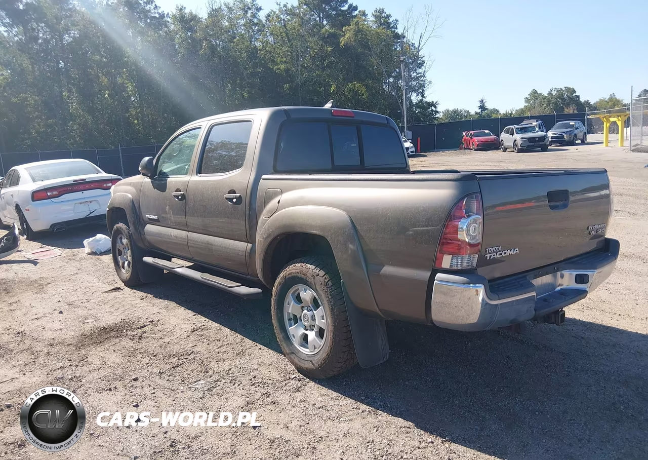 2015 Toyota Tacoma Prerunner V6 VIN:5TFJU4GN2FX065143 - 3