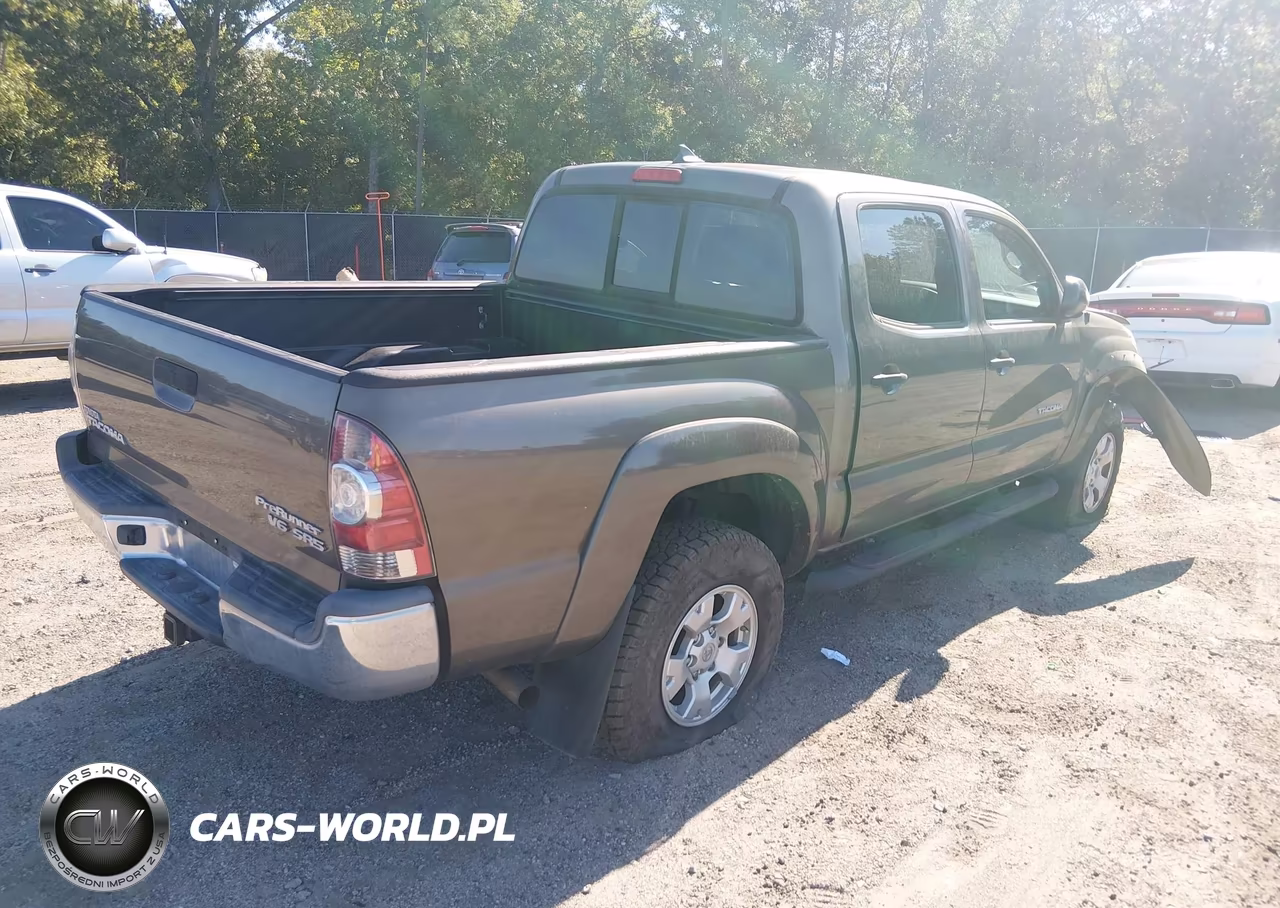 2015 Toyota Tacoma Prerunner V6 VIN:5TFJU4GN2FX065143 - 4