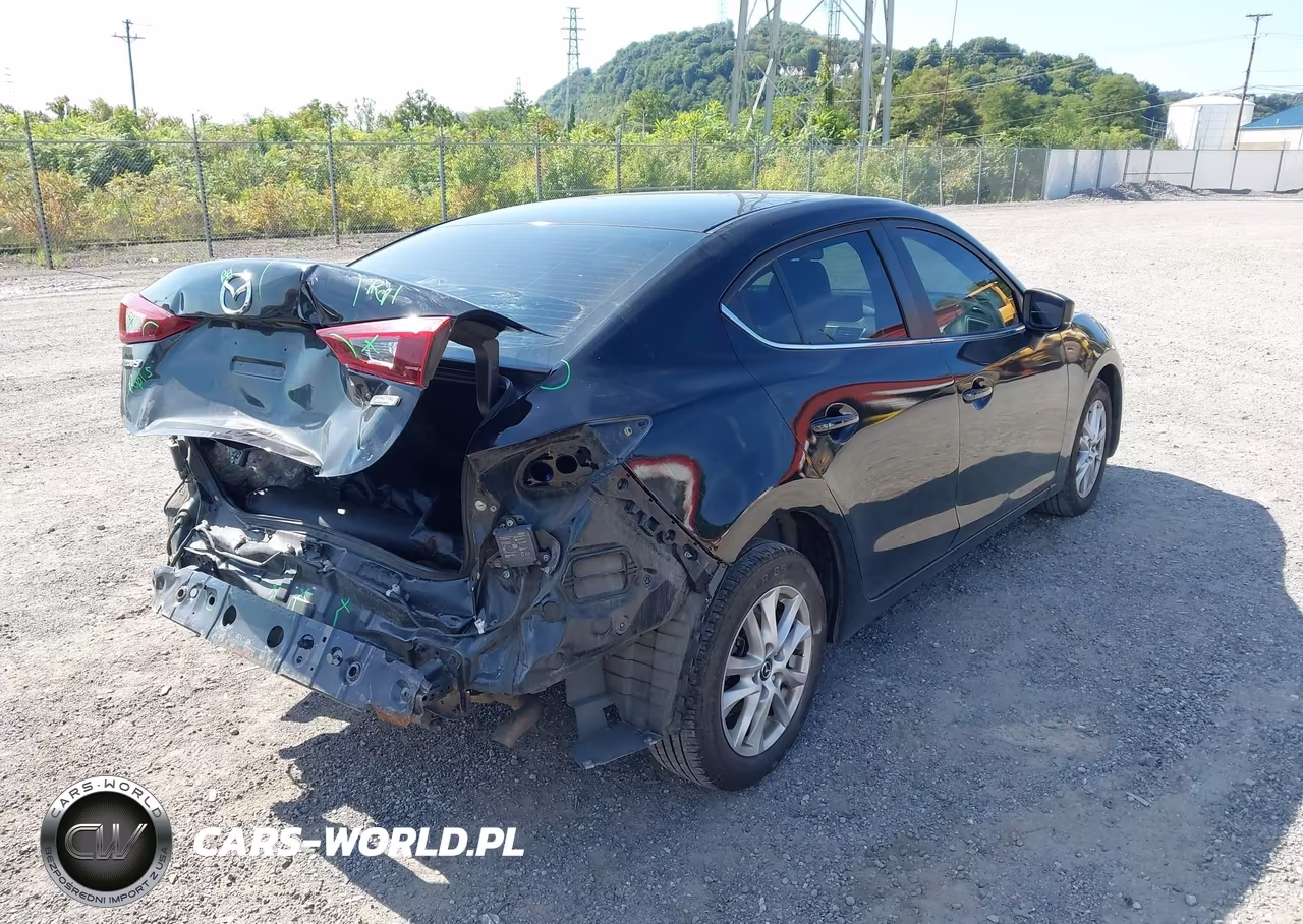 2018 Mazda Mazda3 Sport VIN:3MZBN1U7XJM245214 - 4