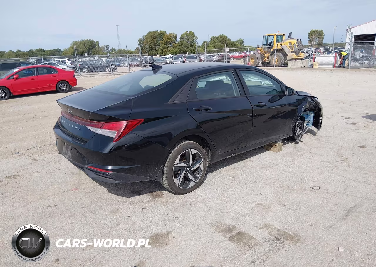 2023 Hyundai Elantra Sel VIN:KMHLS4AG6PU607741 - 4