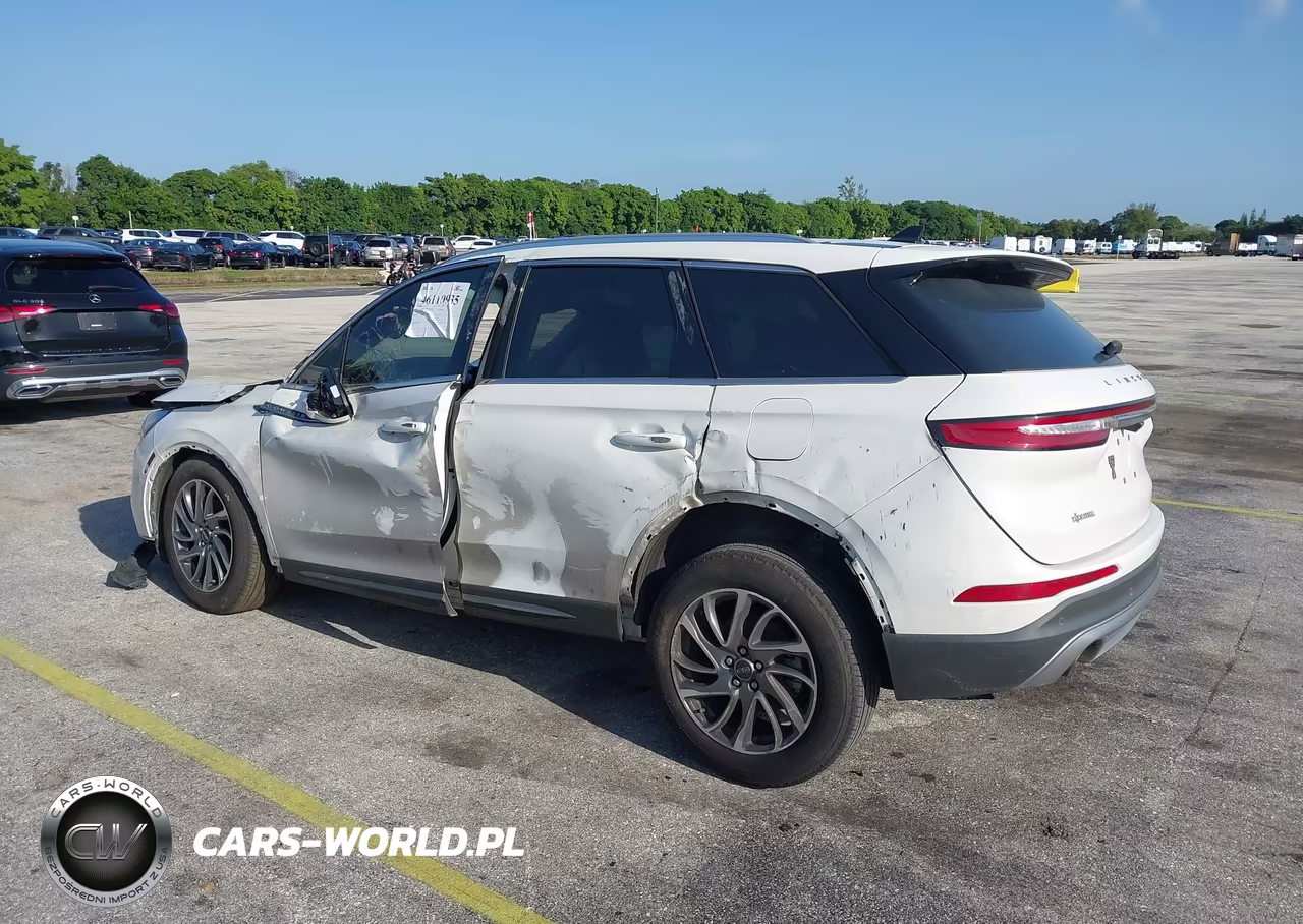 2022 Lincoln Corsair Standard VIN:5LMCJ1C90NUL05307 - 3