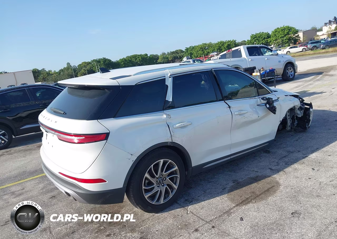 2022 Lincoln Corsair Standard VIN:5LMCJ1C90NUL05307 - 4