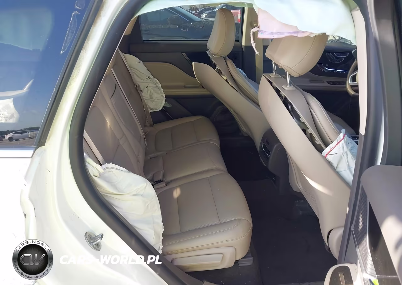 2022 Lincoln Corsair Standard VIN:5LMCJ1C90NUL05307 - 8