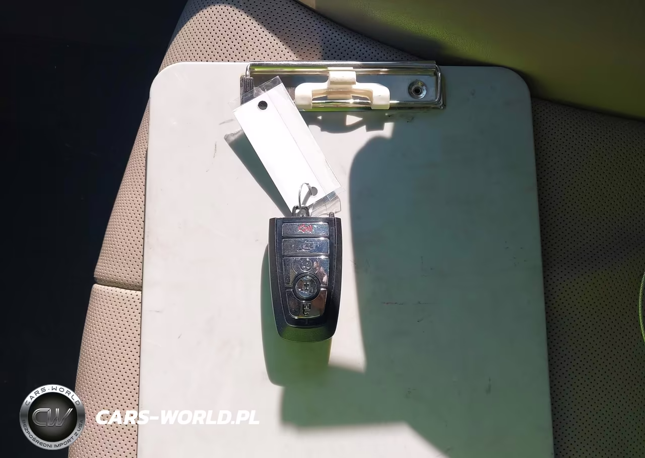 2020 Lincoln Corsair Standard VIN:5LMCJ1C93LUL13821 - 11