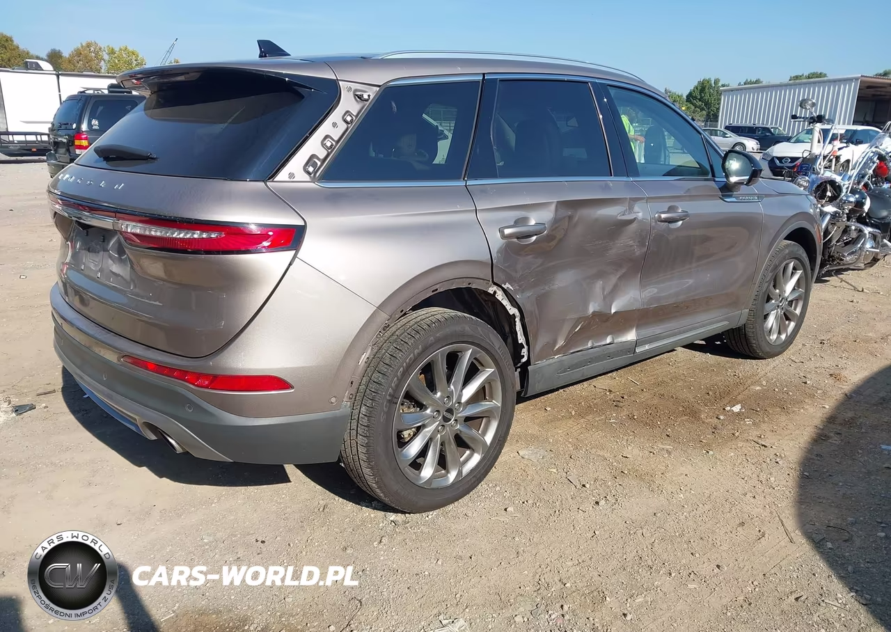 2020 Lincoln Corsair Standard VIN:5LMCJ1C93LUL13821 - 4