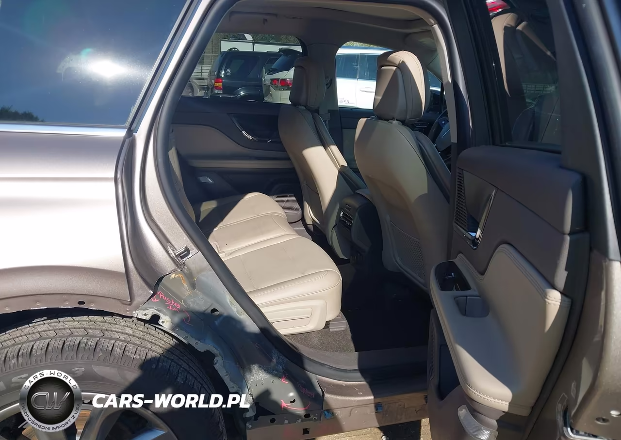 2020 Lincoln Corsair Standard VIN:5LMCJ1C93LUL13821 - 8