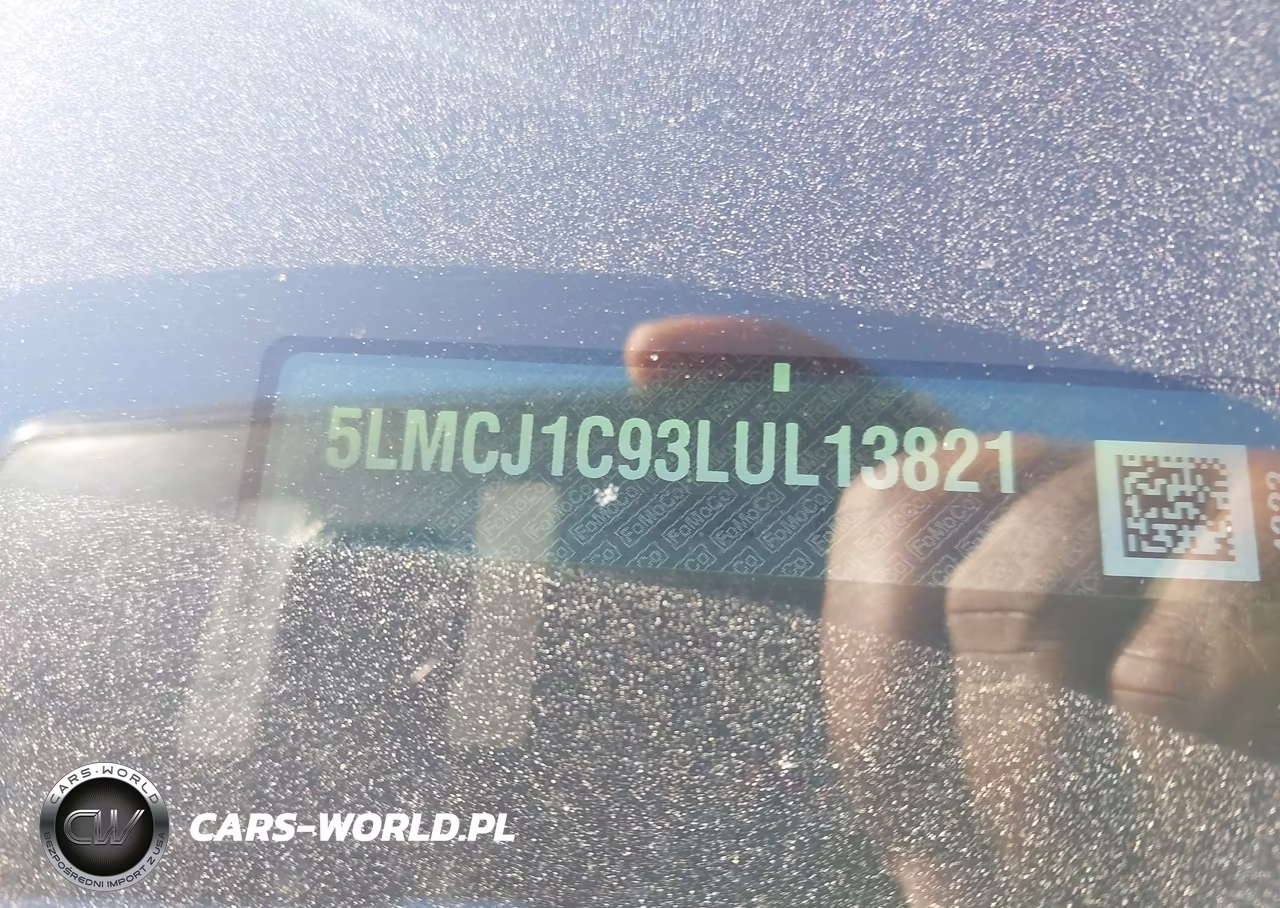 2020 Lincoln Corsair Standard VIN:5LMCJ1C93LUL13821 - 9