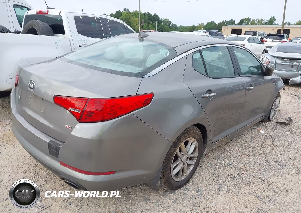 2013 Kia Optima Lx VIN:5XXGM4A74DG123682 - 4