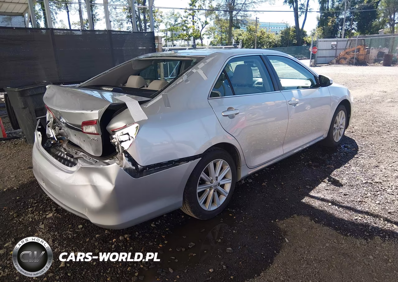 2014 Toyota Camry Xle VIN:4T1BF1FK4EU782501 - 4