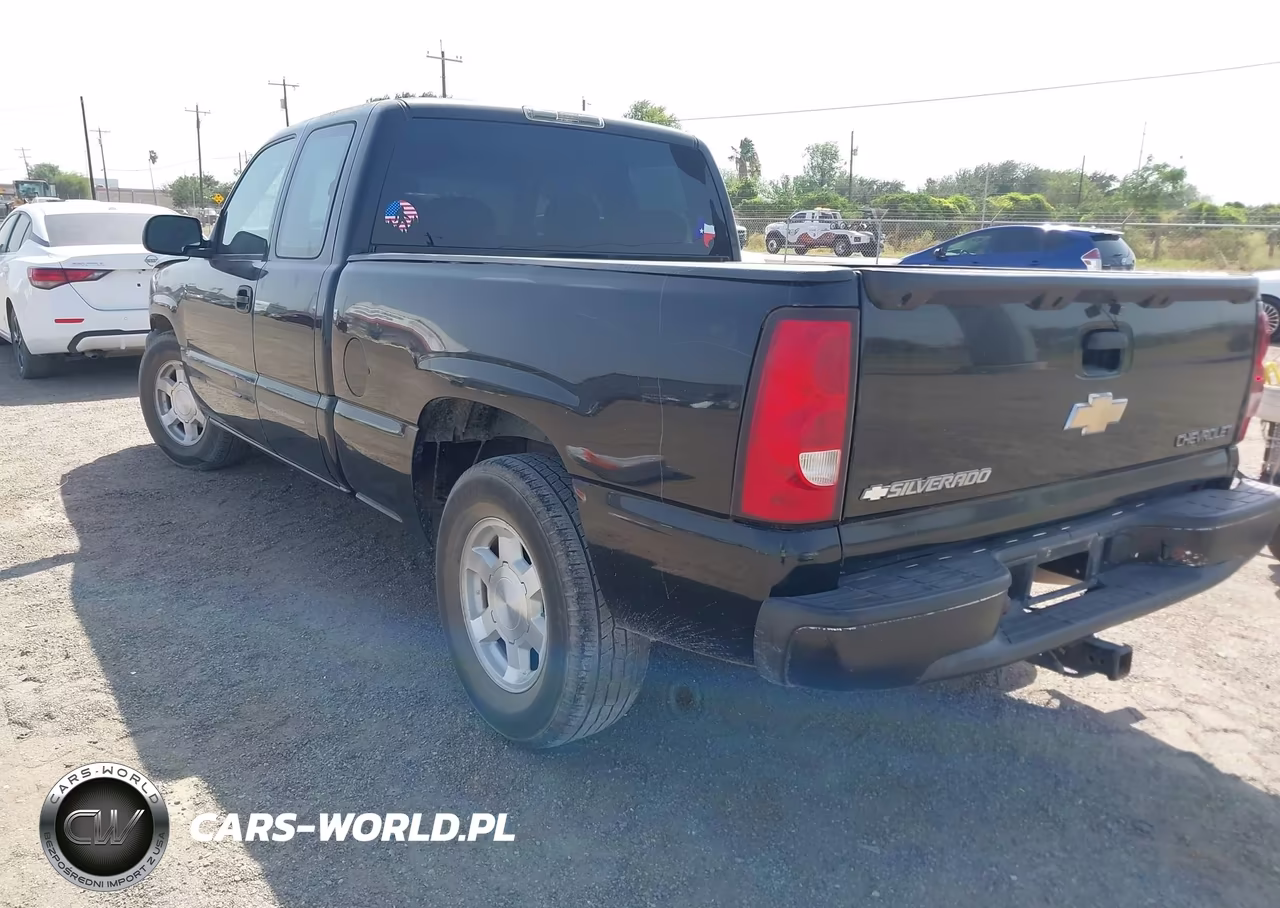 2004 Chevrolet Silverado 1500 Ls VIN:2GCEC19VX41356578 - 3