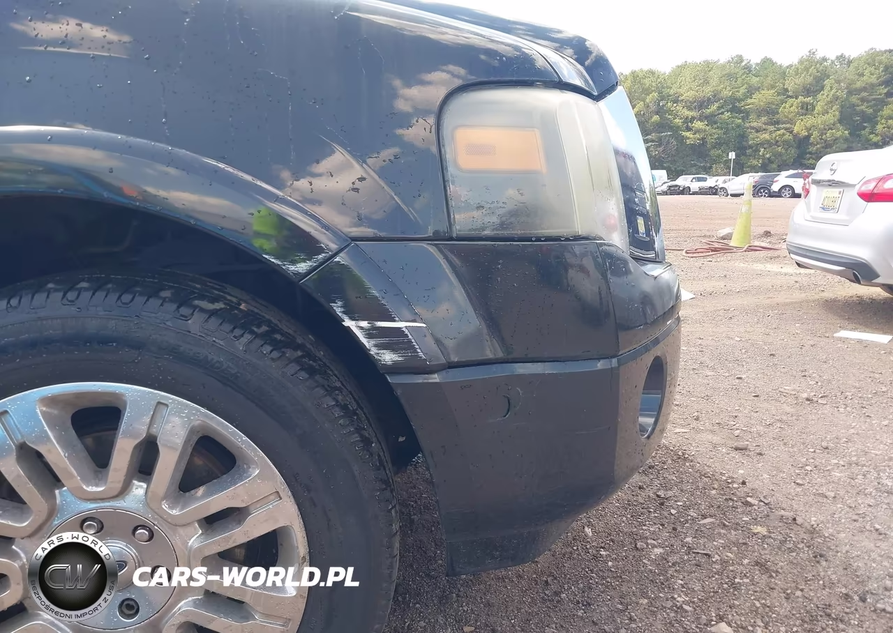 2011 Ford Expedition Limited VIN:1FMJU1K59BEF42111 - 12