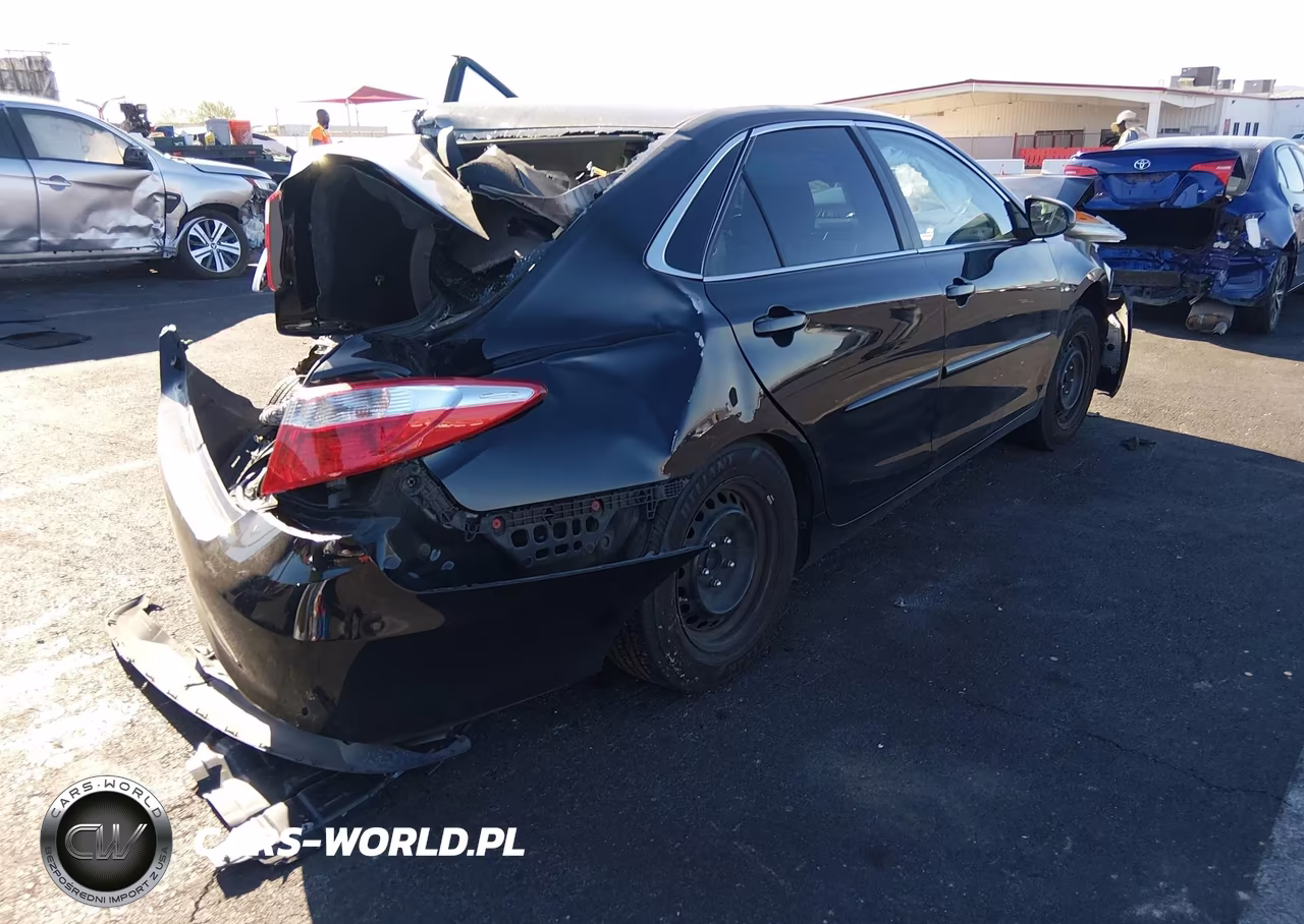 2017 Toyota Camry Le VIN:4T1BF1FK7HU312886 - 4