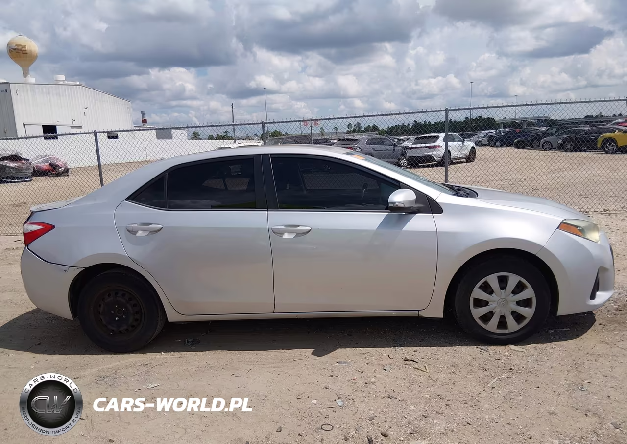 2015 Toyota Corolla S Plus VIN:5YFBURHE0FP216558 - 13