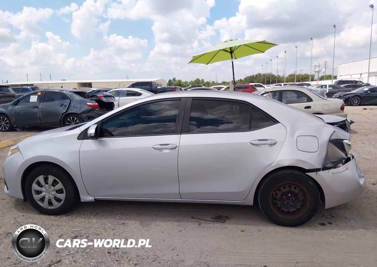 2015 Toyota Corolla S Plus VIN:5YFBURHE0FP216558 - 14