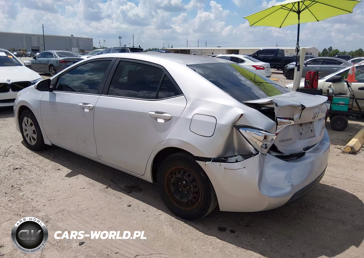 2015 Toyota Corolla S Plus VIN:5YFBURHE0FP216558 - 3