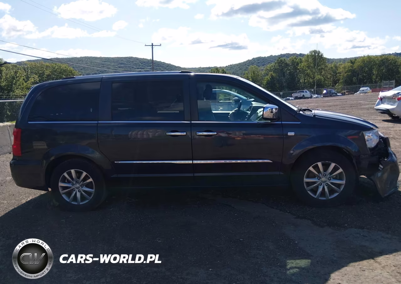 2014 Chrysler Town & Country Touring-L 30Th Anniversary VIN:2C4RC1CG3ER454124 - 13