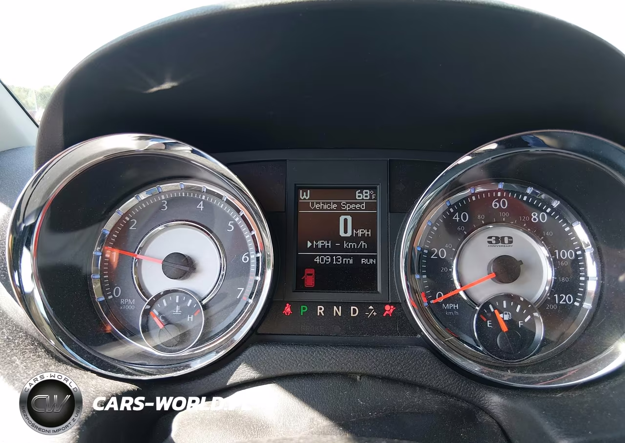 2014 Chrysler Town & Country Touring-L 30Th Anniversary VIN:2C4RC1CG3ER454124 - 7