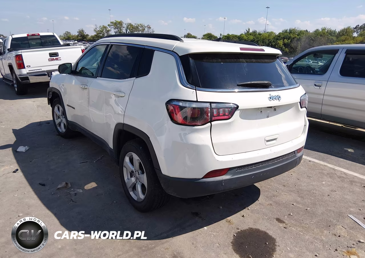 2018 Jeep Compass Latitude VIN:3C4NJCBB1JT293303 - 3