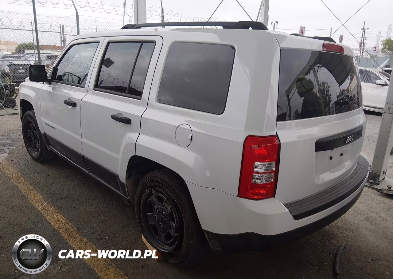 2016 Jeep Patriot Sport VIN:1C4NJPBAXGD784384 - 3