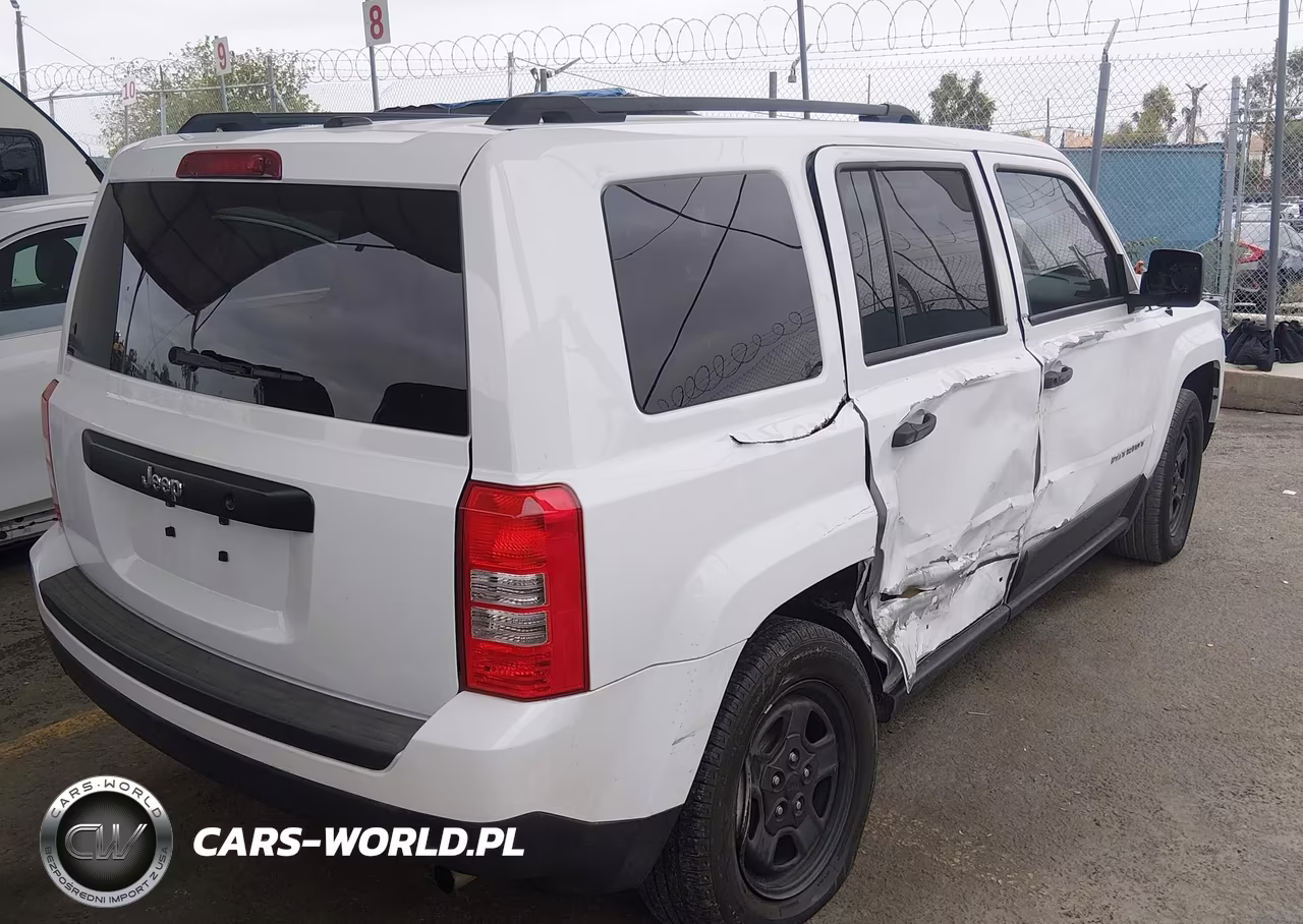 2016 Jeep Patriot Sport VIN:1C4NJPBAXGD784384 - 4