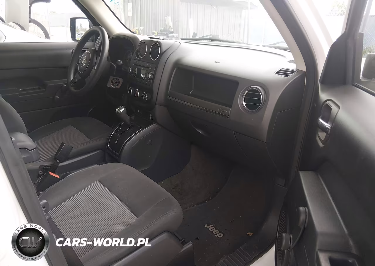 2016 Jeep Patriot Sport VIN:1C4NJPBAXGD784384 - 5