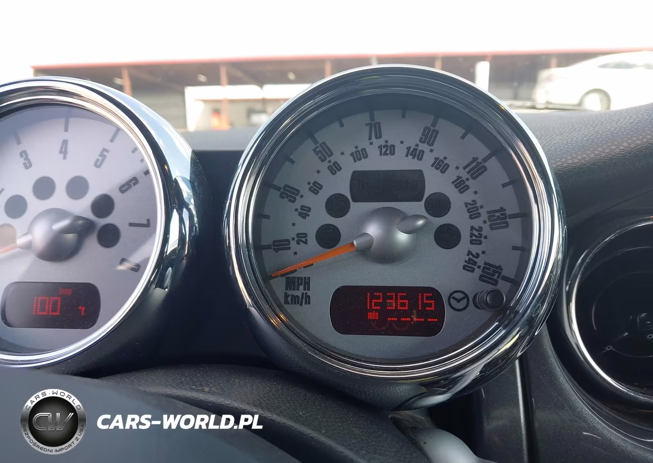 2005 Mini Cooper S VIN:WMWRH33565TF85679 - 7