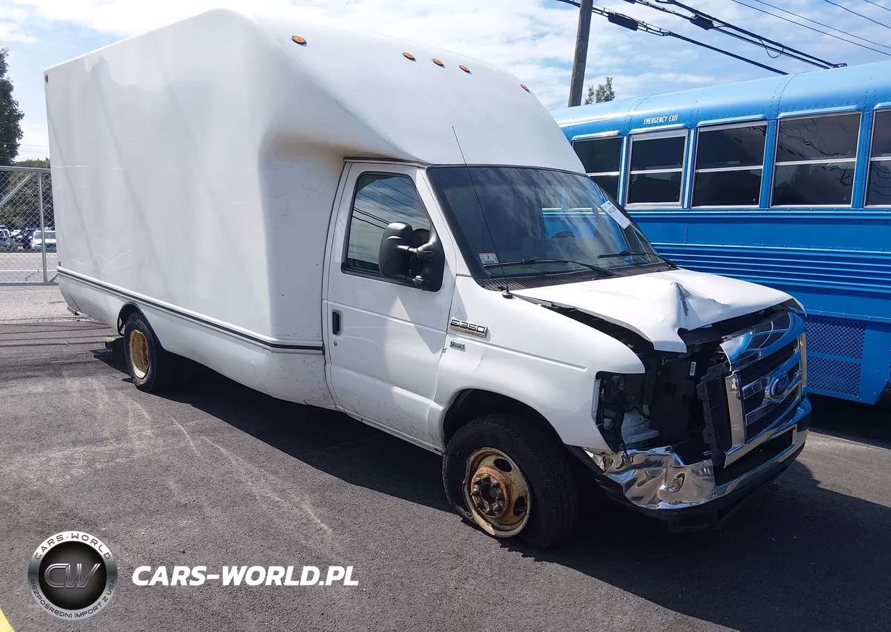 2019 Ford E-350 Cutaway VIN:1FDWE3F62KDC07215 - 1