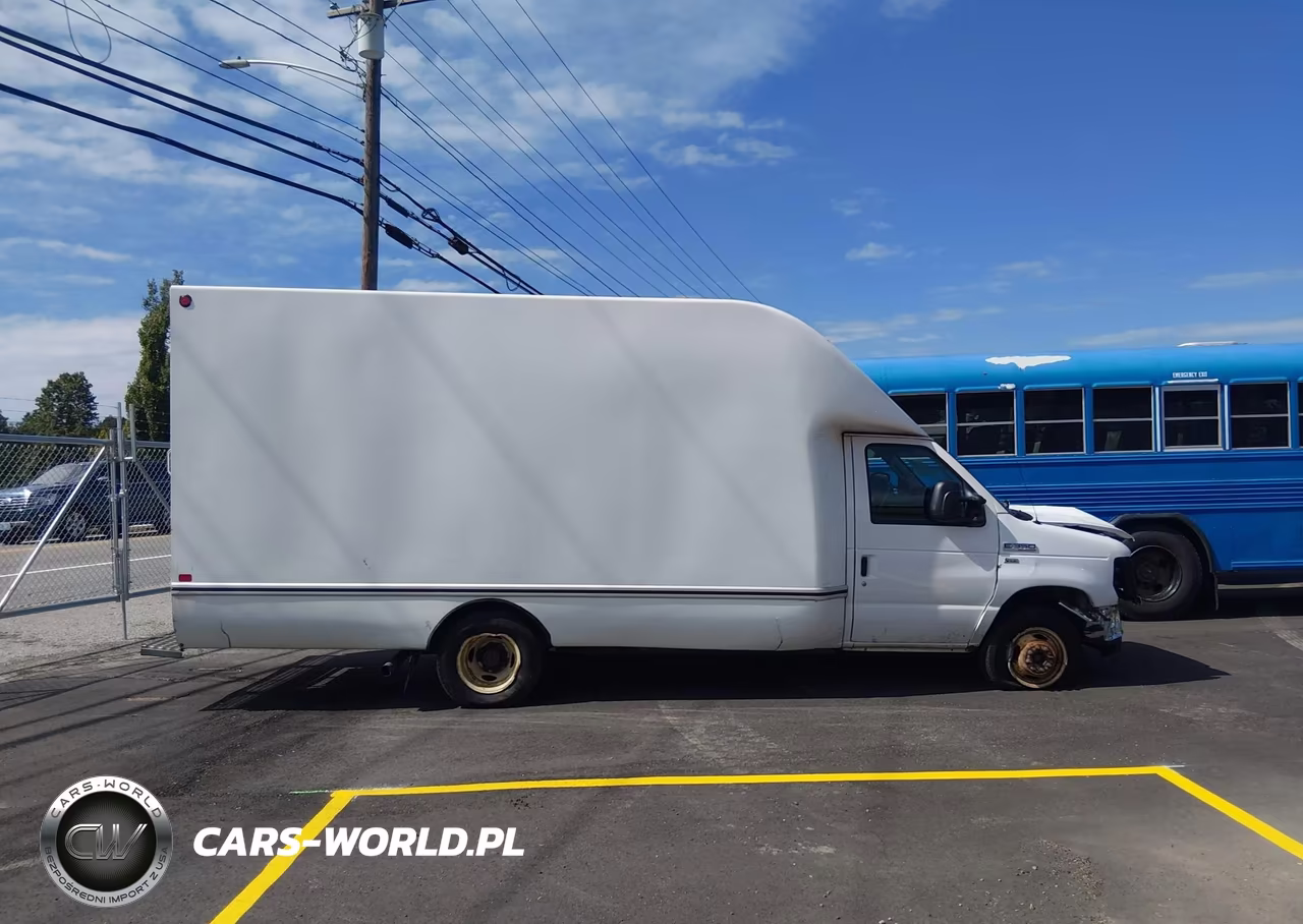 2019 Ford E-350 Cutaway VIN:1FDWE3F62KDC07215 - 16