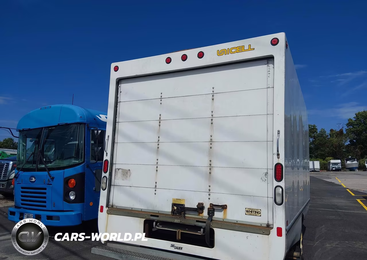2019 Ford E-350 Cutaway VIN:1FDWE3F62KDC07215 - 18