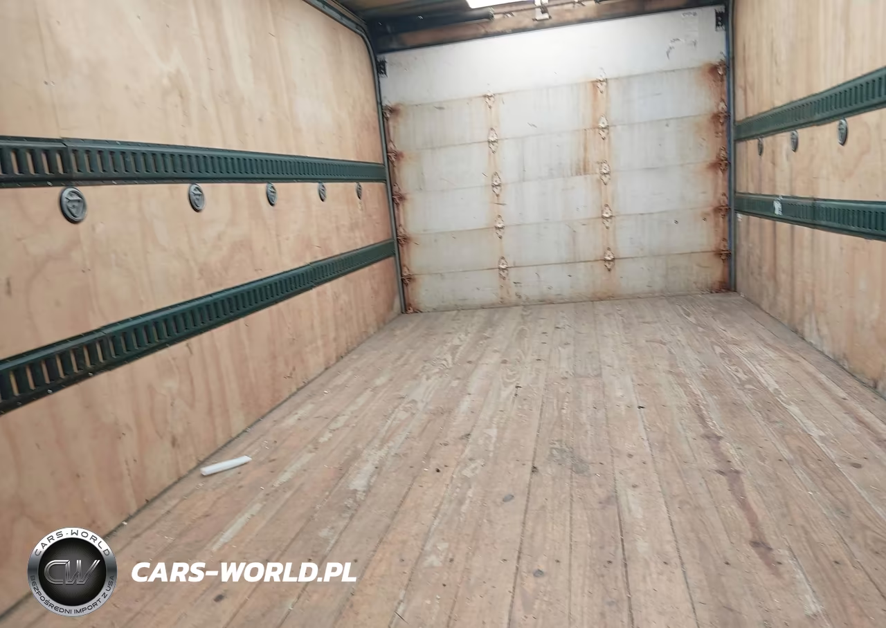 2019 Ford E-350 Cutaway VIN:1FDWE3F62KDC07215 - 7