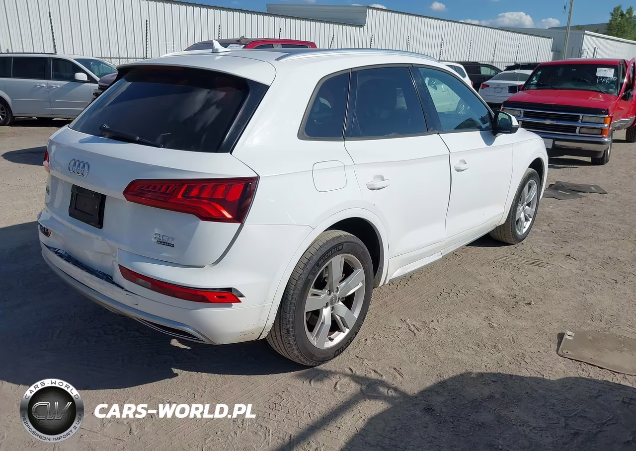 2018 Audi Q5 2.0T Premium-2.0T Tech Premium VIN:WA1ANAFY4J2233615 - 4