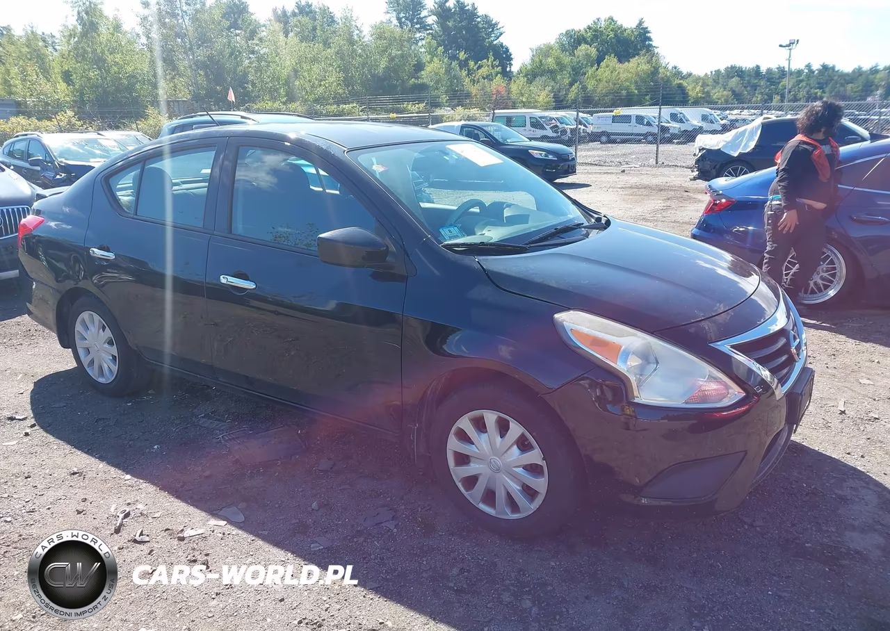 2015 Nissan Versa 1.6 Sv – zdjęcie 1 z 11