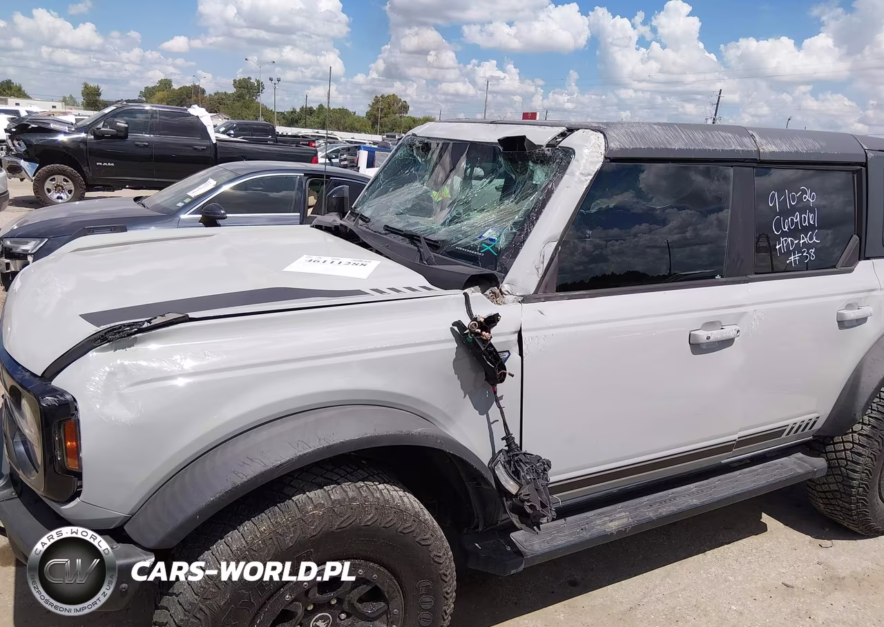 2021 Ford Bronco First Edition VIN:1FMEE5EP9MLA41351 - 6