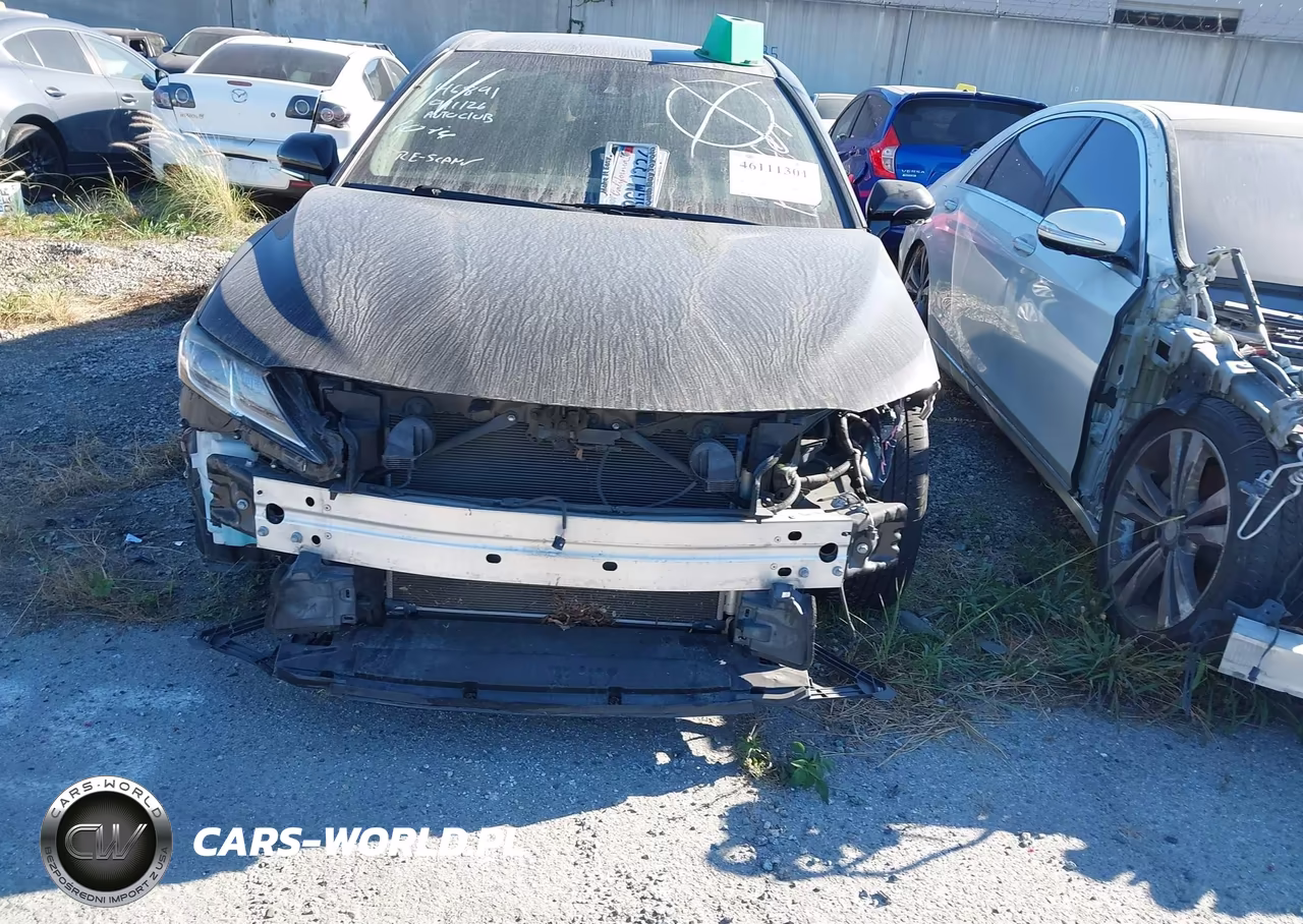 2018 Toyota Camry Le VIN:4T1B11HK3JU631963 - 13
