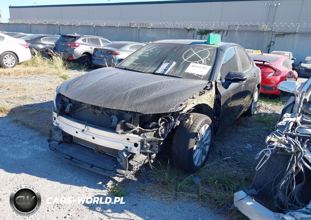 2018 Toyota Camry Le VIN:4T1B11HK3JU631963 - 2