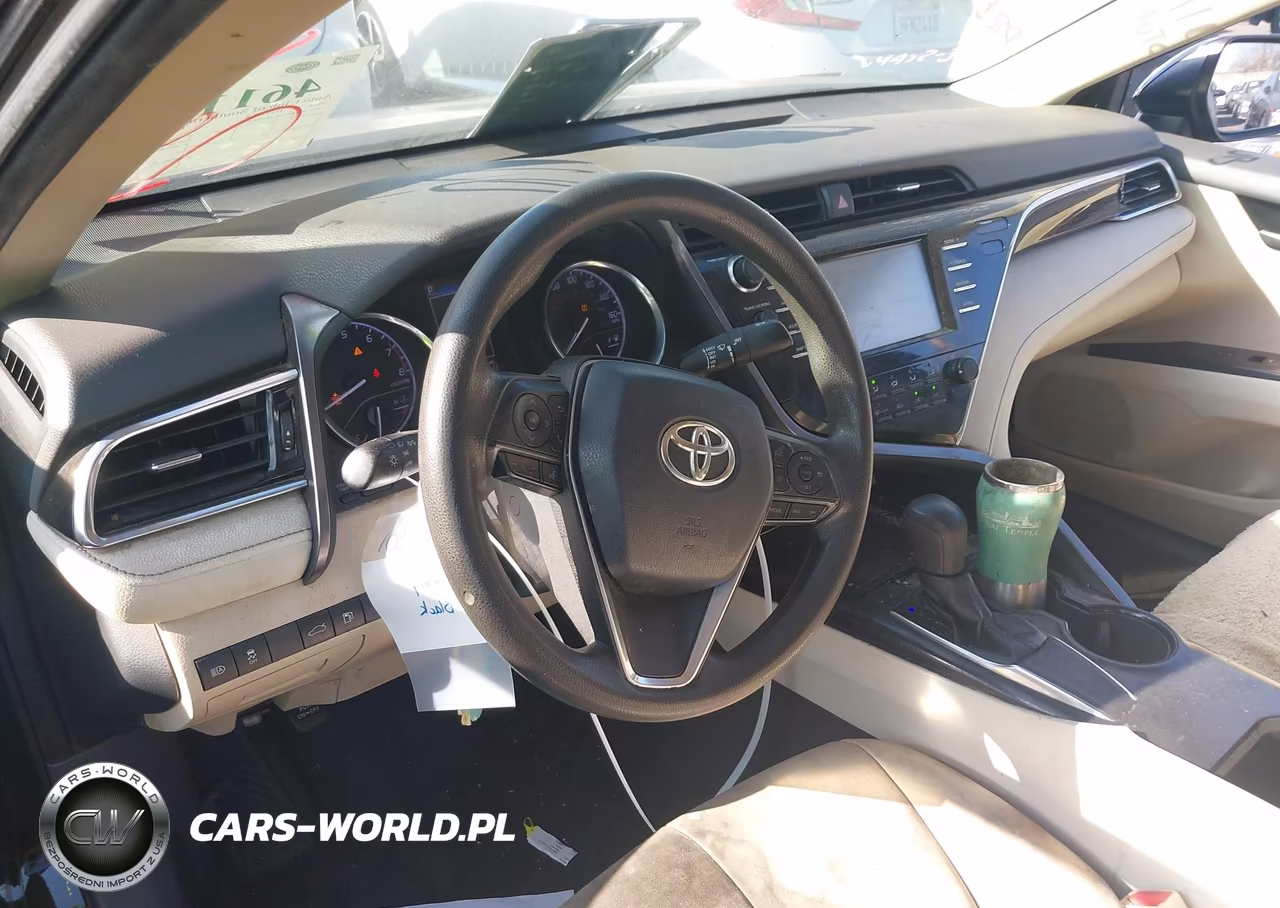 2018 Toyota Camry Le VIN:4T1B11HK3JU631963 - 20
