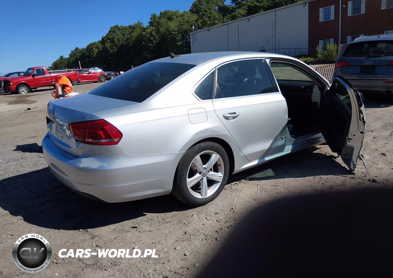 2014 Volkswagen Passat 1.8T Wolfsburg Edition VIN:1VWAS7A36EC041798 - 4