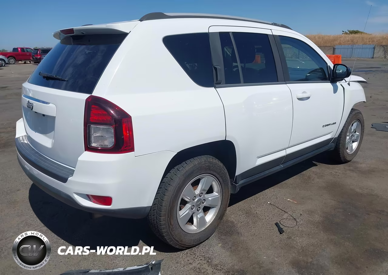 2015 Jeep Compass Sport VIN:1C4NJCBAXFD436866 - 4