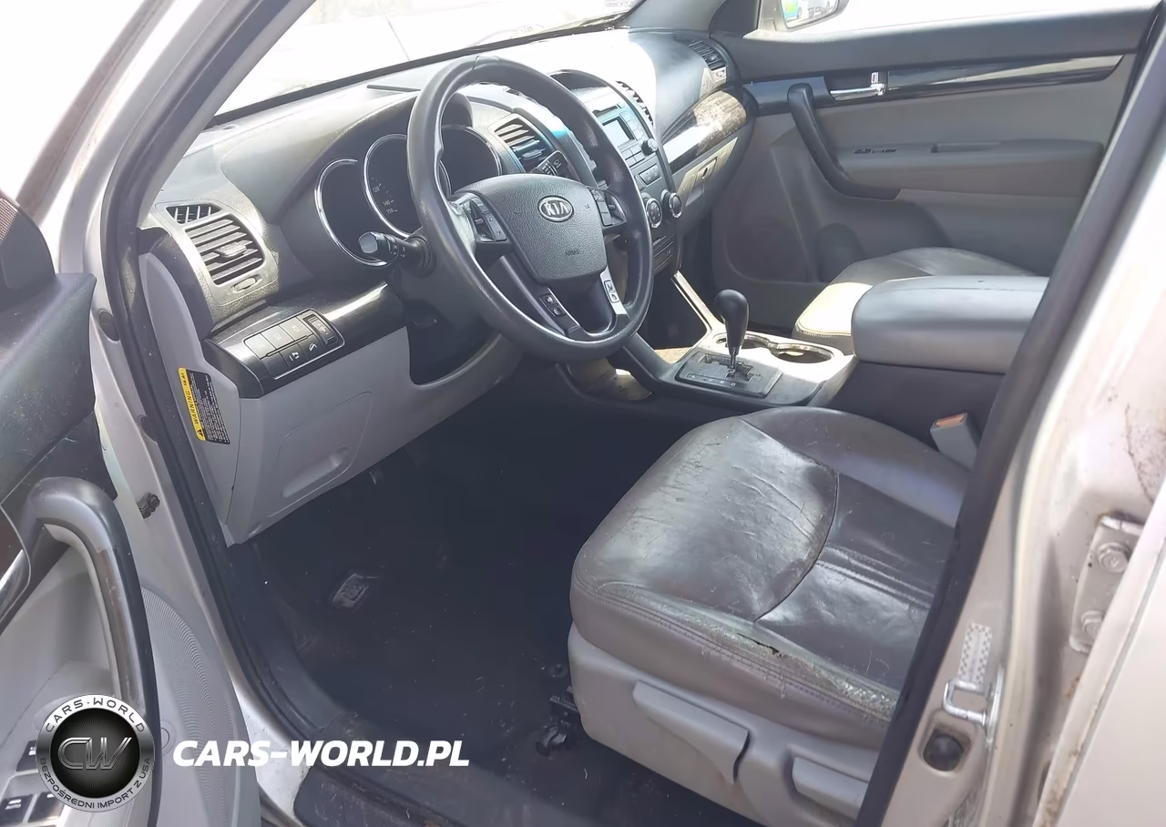 2011 Kia Sorento Lx VIN:5XYKT3A13BG038084 - 5