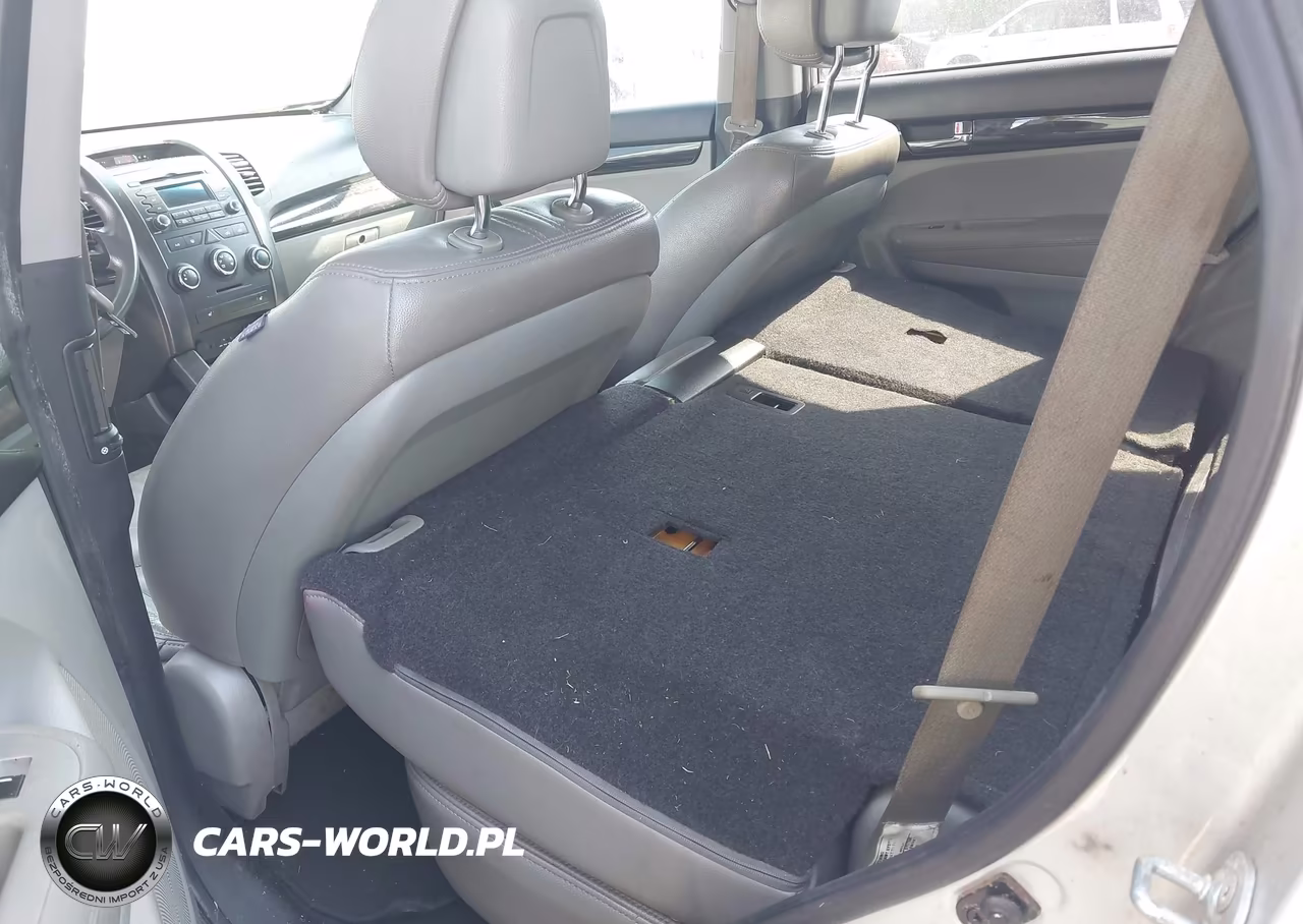 2011 Kia Sorento Lx VIN:5XYKT3A13BG038084 - 8