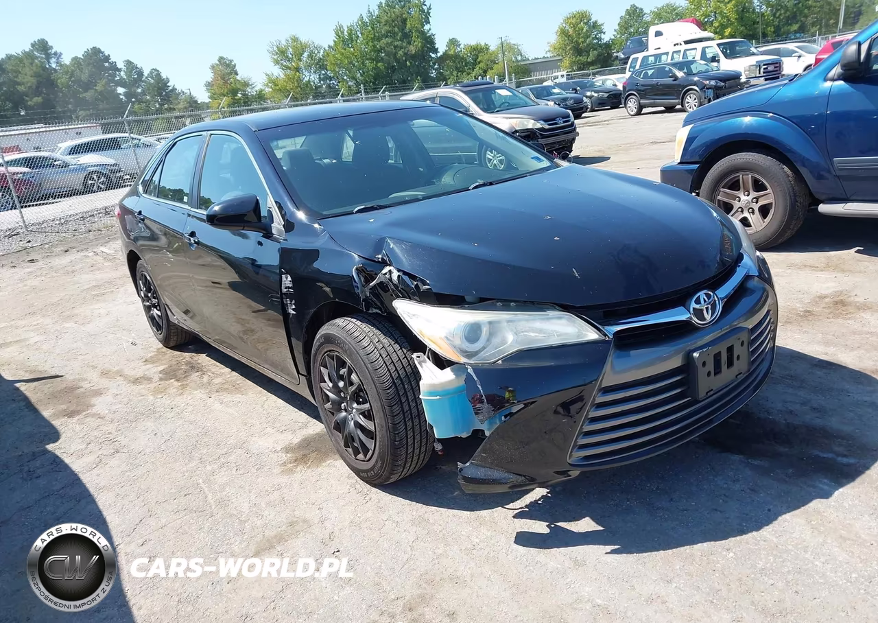 2015 Toyota Camry Le – zdjęcie 1 z 16